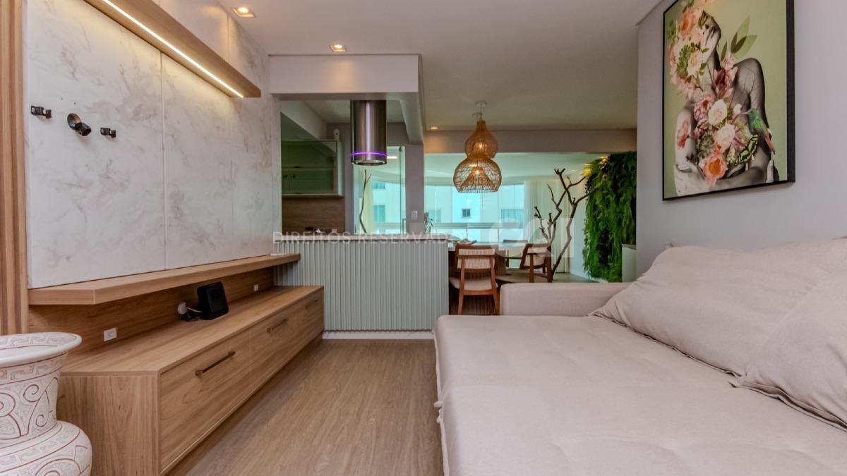 Apartamento com 2 Dormitórios no Edifício Le Blanc, Pioneiros, Balneário Camboriú