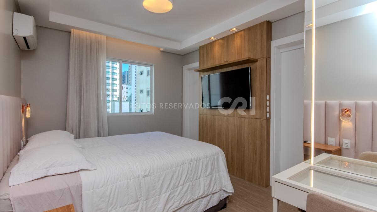 Apartamento com 2 Dormitórios no Edifício Le Blanc, Pioneiros, Balneário Camboriú