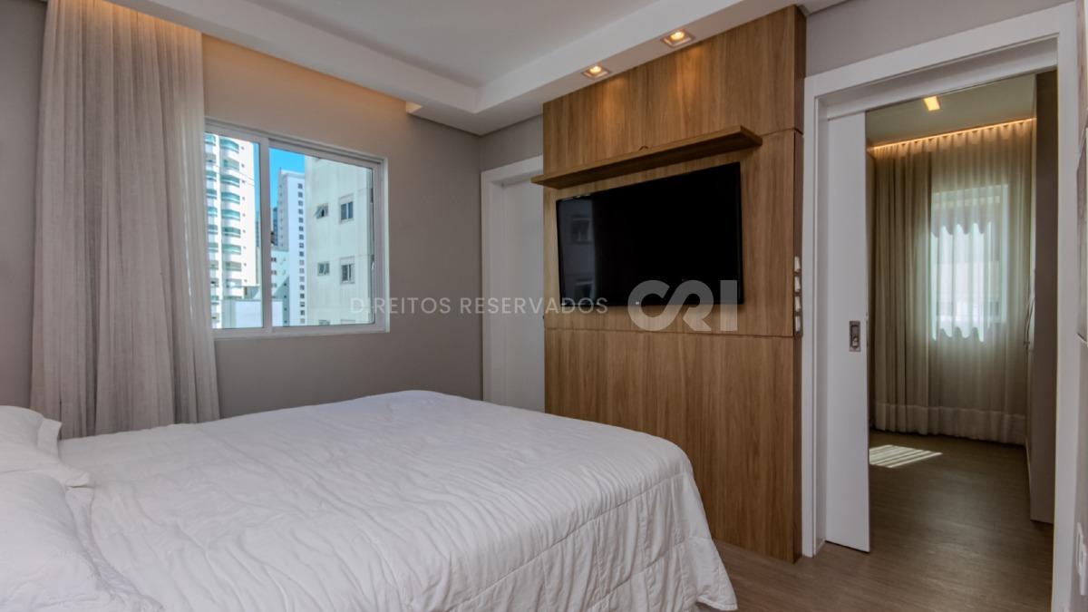 Apartamento com 2 Dormitórios no Edifício Le Blanc, Pioneiros, Balneário Camboriú