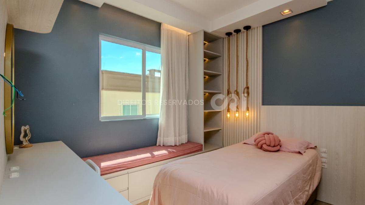 Apartamento com 2 Dormitórios no Edifício Le Blanc, Pioneiros, Balneário Camboriú