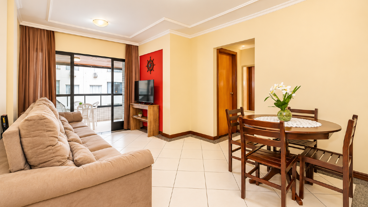 Apartamento Mobiliado com 2 Dormitórios no Edifício Michigan, Barra Norte, Balneário Camboriú