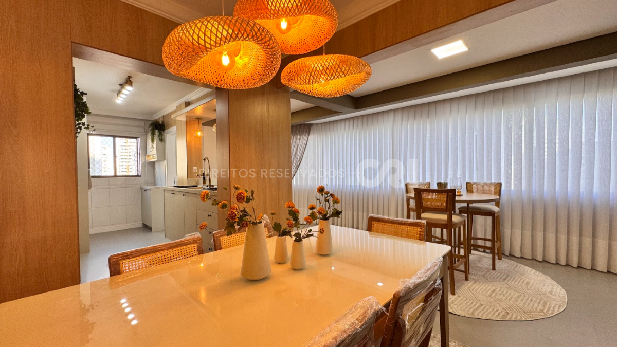 Apartamento Mobiliado com 3 Quartos no Edifício Costa do Sol, Centro de Balneário Camboriú