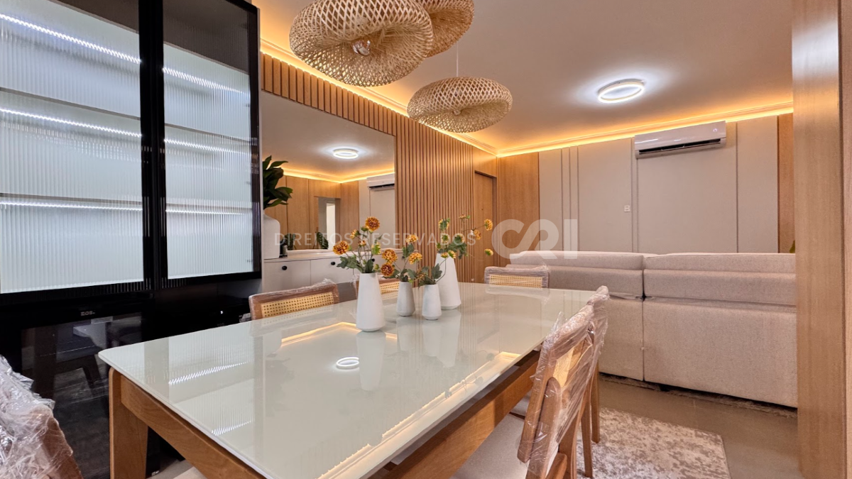 Apartamento Mobiliado com 3 Quartos no Edifício Costa do Sol, Centro de Balneário Camboriú