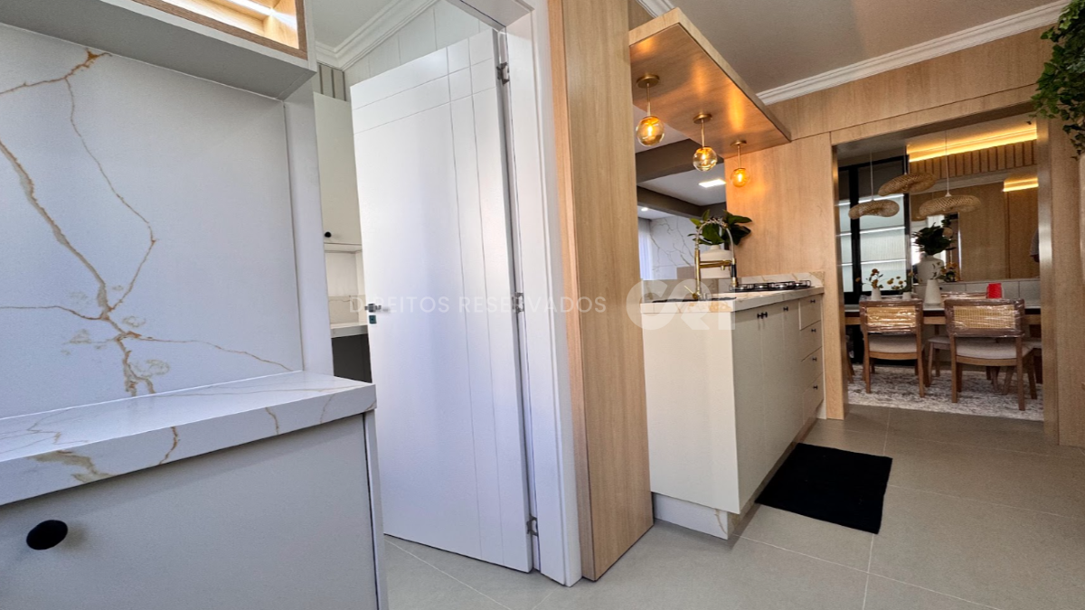 Apartamento Mobiliado com 3 Quartos no Edifício Costa do Sol, Centro de Balneário Camboriú