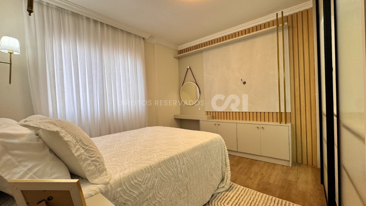 Apartamento Mobiliado com 3 Quartos no Edifício Costa do Sol, Centro de Balneário Camboriú