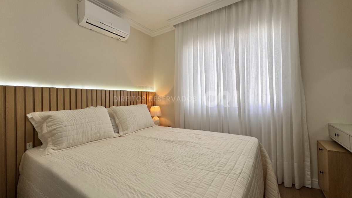 Apartamento Mobiliado com 3 Quartos no Edifício Costa do Sol, Centro de Balneário Camboriú