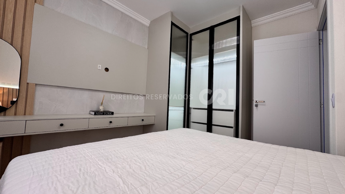 Apartamento Mobiliado com 3 Quartos no Edifício Costa do Sol, Centro de Balneário Camboriú