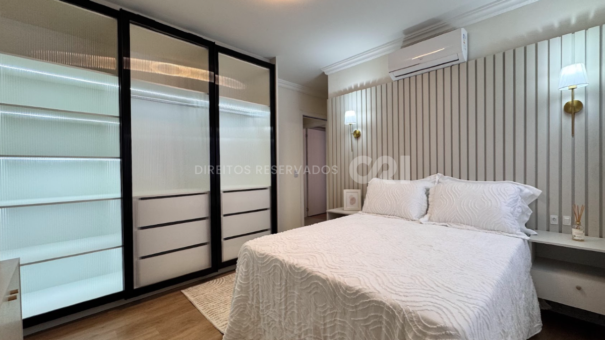 Apartamento Mobiliado com 3 Quartos no Edifício Costa do Sol, Centro de Balneário Camboriú