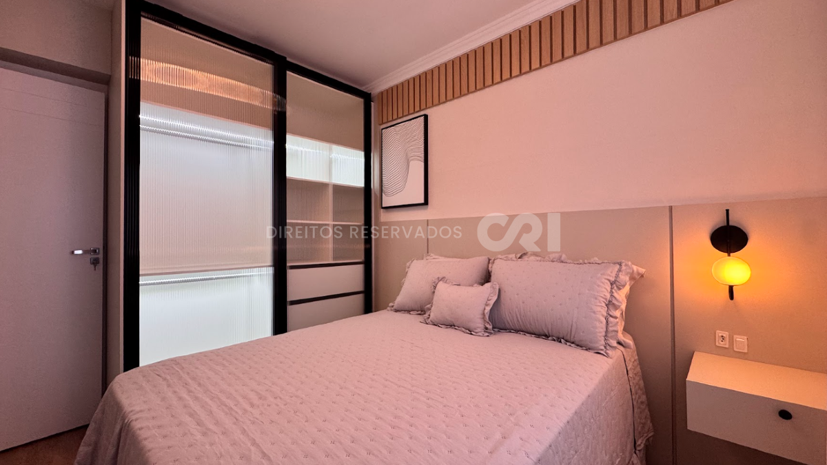Apartamento Mobiliado com 3 Quartos no Edifício Costa do Sol, Centro de Balneário Camboriú