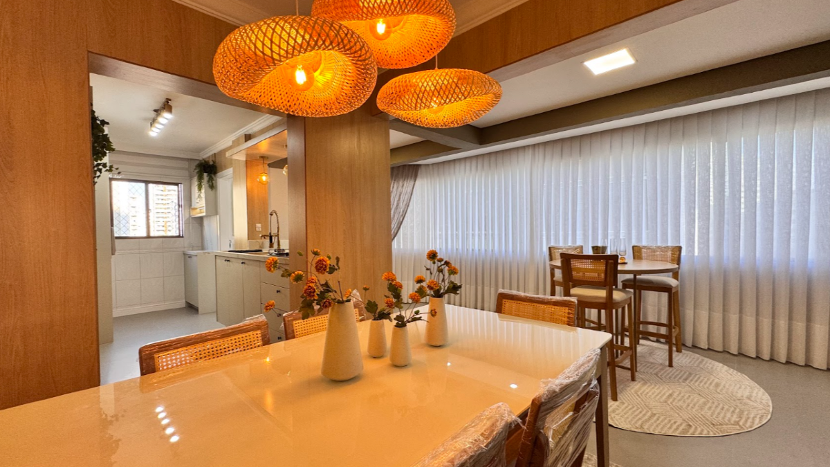 Apartamento Mobiliado com 3 Quartos no Edifício Costa do Sol, Centro de Balneário Camboriú