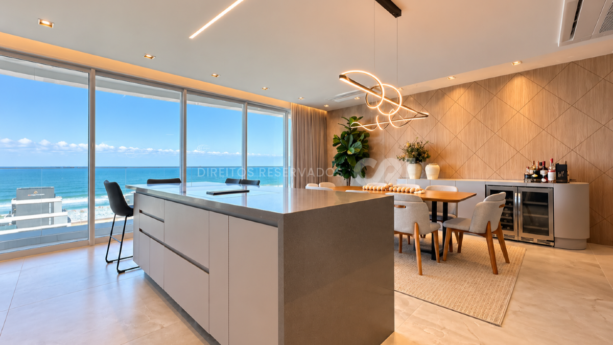 Apartamento Mobiliado com 4 Suítes no Le Blanc na Praia Brava em Itajaí