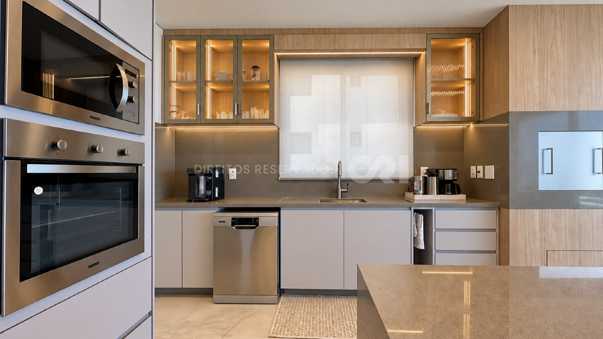 Apartamento Mobiliado com 4 Suítes no Le Blanc na Praia Brava em Itajaí