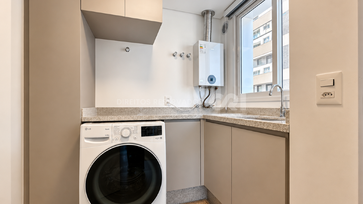 Apartamento Mobiliado com 4 Suítes no Le Blanc na Praia Brava em Itajaí