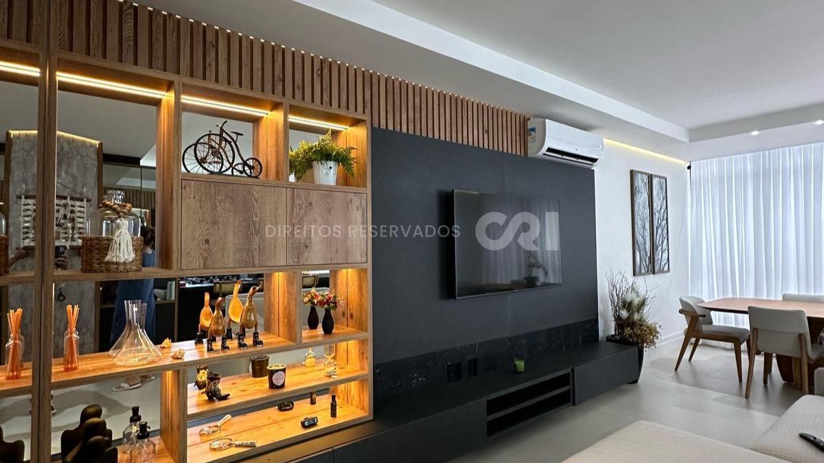 Apartamento com 3 Suítes no Marina View Residence no Canto da Praia em Itapema