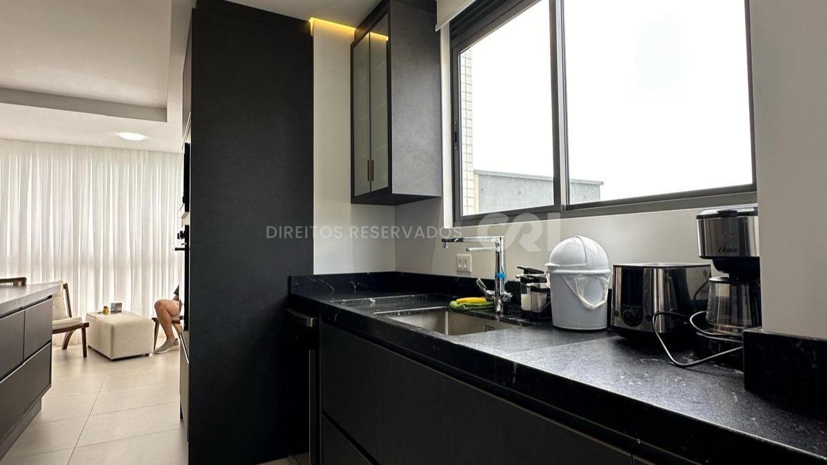 Apartamento com 3 Suítes no Marina View Residence no Canto da Praia em Itapema