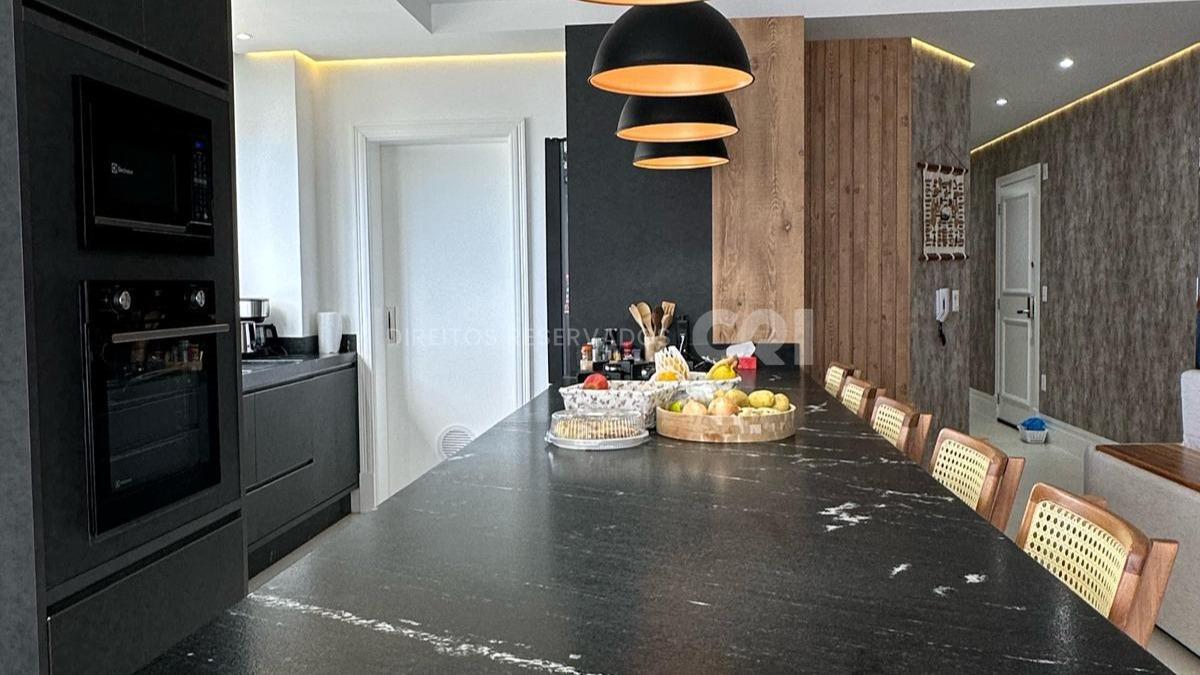 Apartamento com 3 Suítes no Marina View Residence no Canto da Praia em Itapema