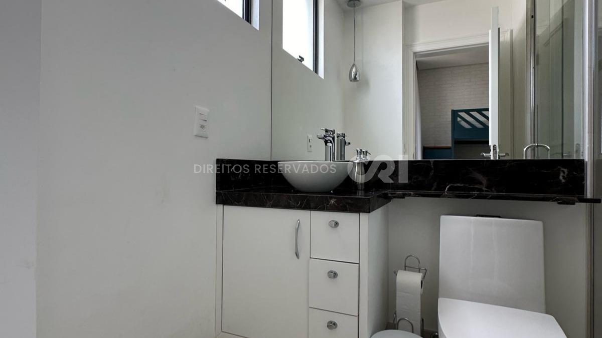 Apartamento com 3 Suítes no Marina View Residence no Canto da Praia em Itapema