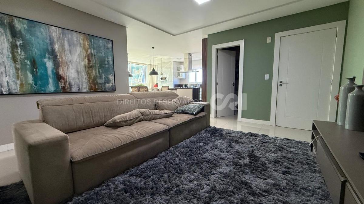 Apartamento com 3 Suítes no Edifício Lumiére no Centro de Balneário Camboriú