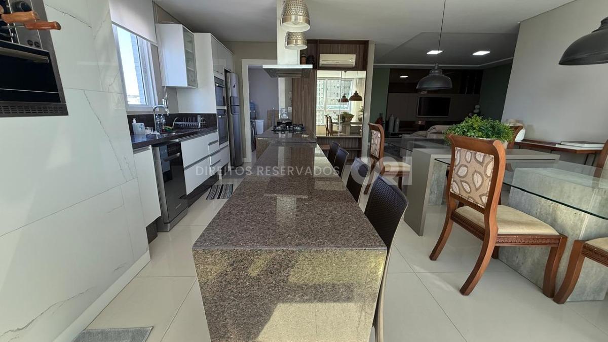 Apartamento com 3 Suítes no Edifício Lumiére no Centro de Balneário Camboriú