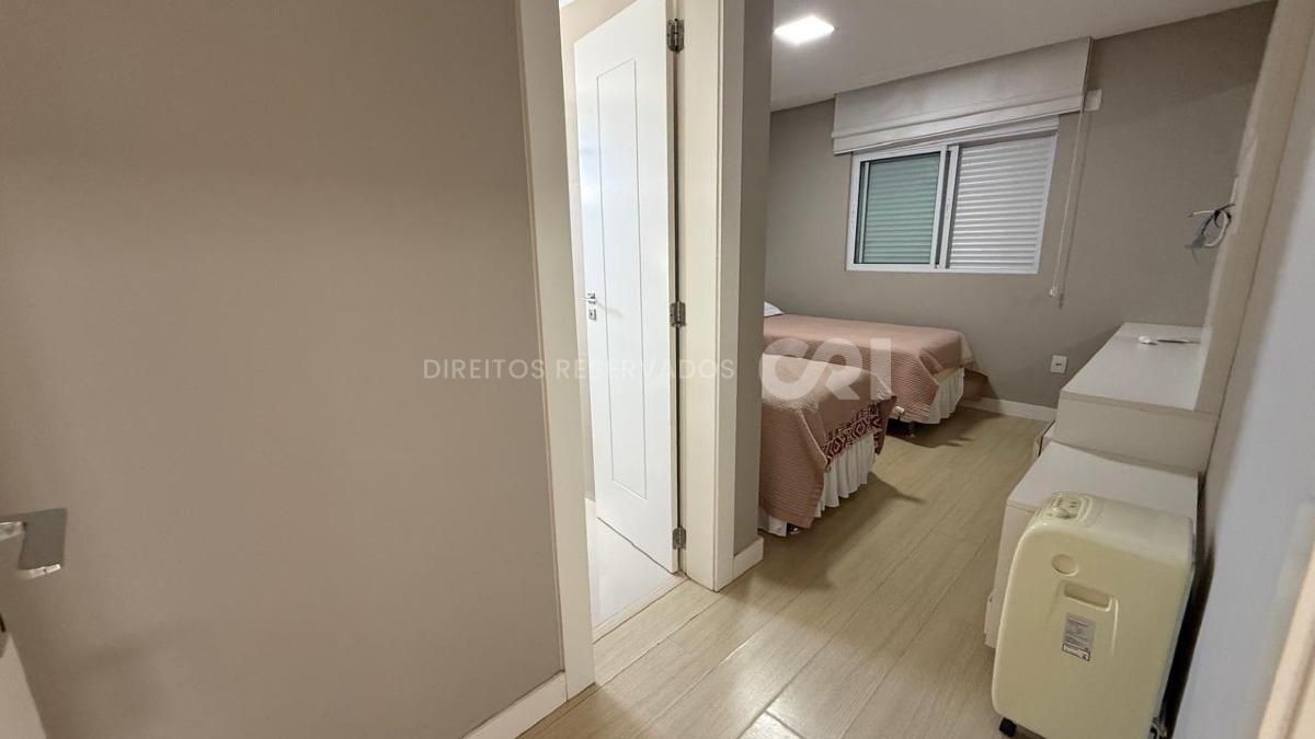 Apartamento com 3 Suítes no Edifício Lumiére no Centro de Balneário Camboriú