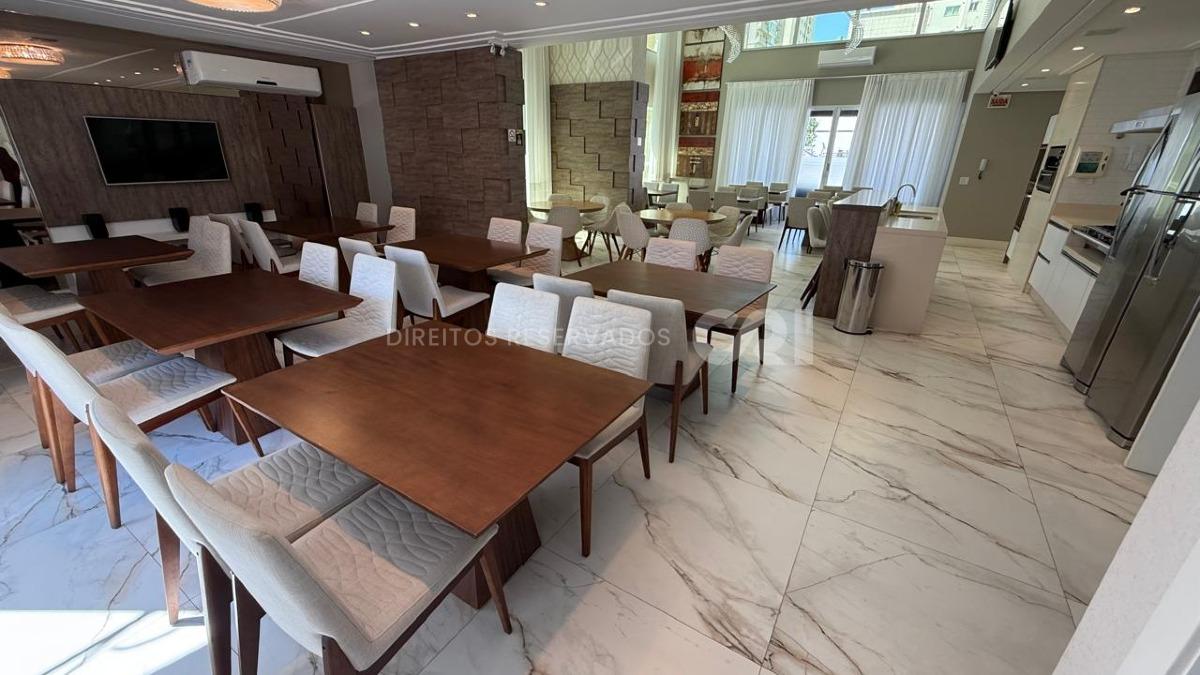 Apartamento com 3 Suítes no Edifício Lumiére no Centro de Balneário Camboriú
