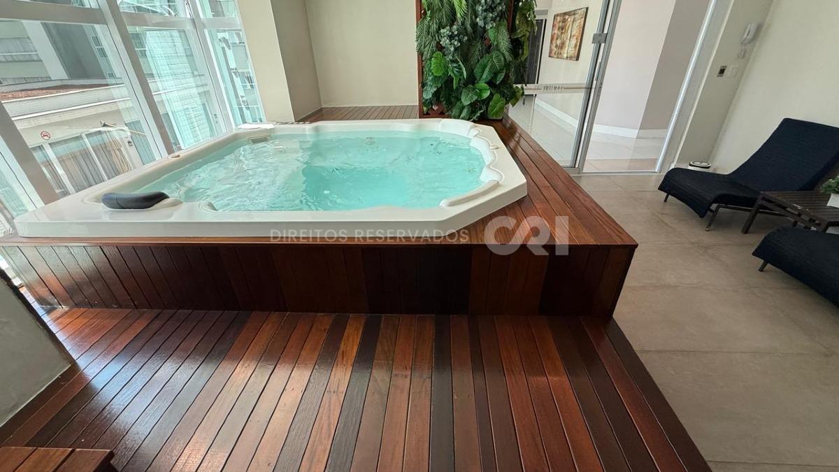 Apartamento com 3 Suítes no Edifício Lumiére no Centro de Balneário Camboriú