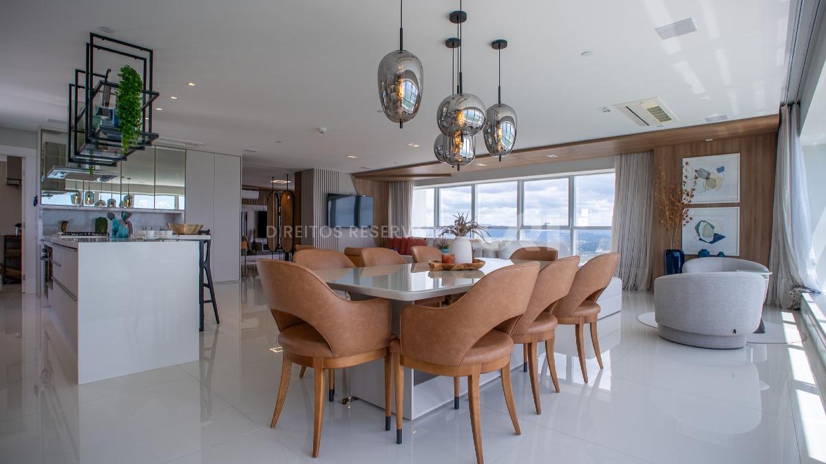 Apartamento com 4 suítes no Epic Tower na Barra Sul de Balneário Camboriú
