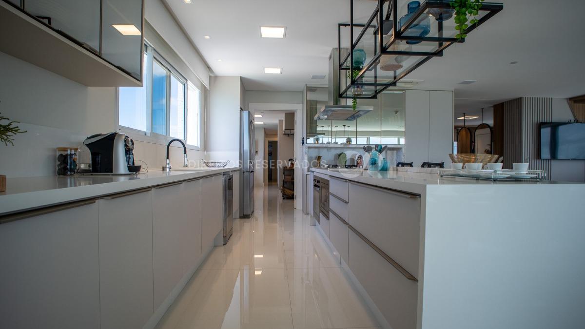 Apartamento com 4 suítes no Epic Tower na Barra Sul de Balneário Camboriú