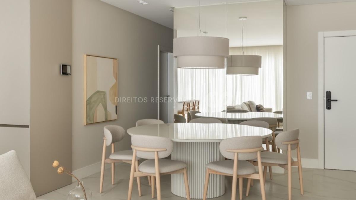 Apartamento Decorado com 4 Suítes no Timeless, Centro de Balneário Camboriú