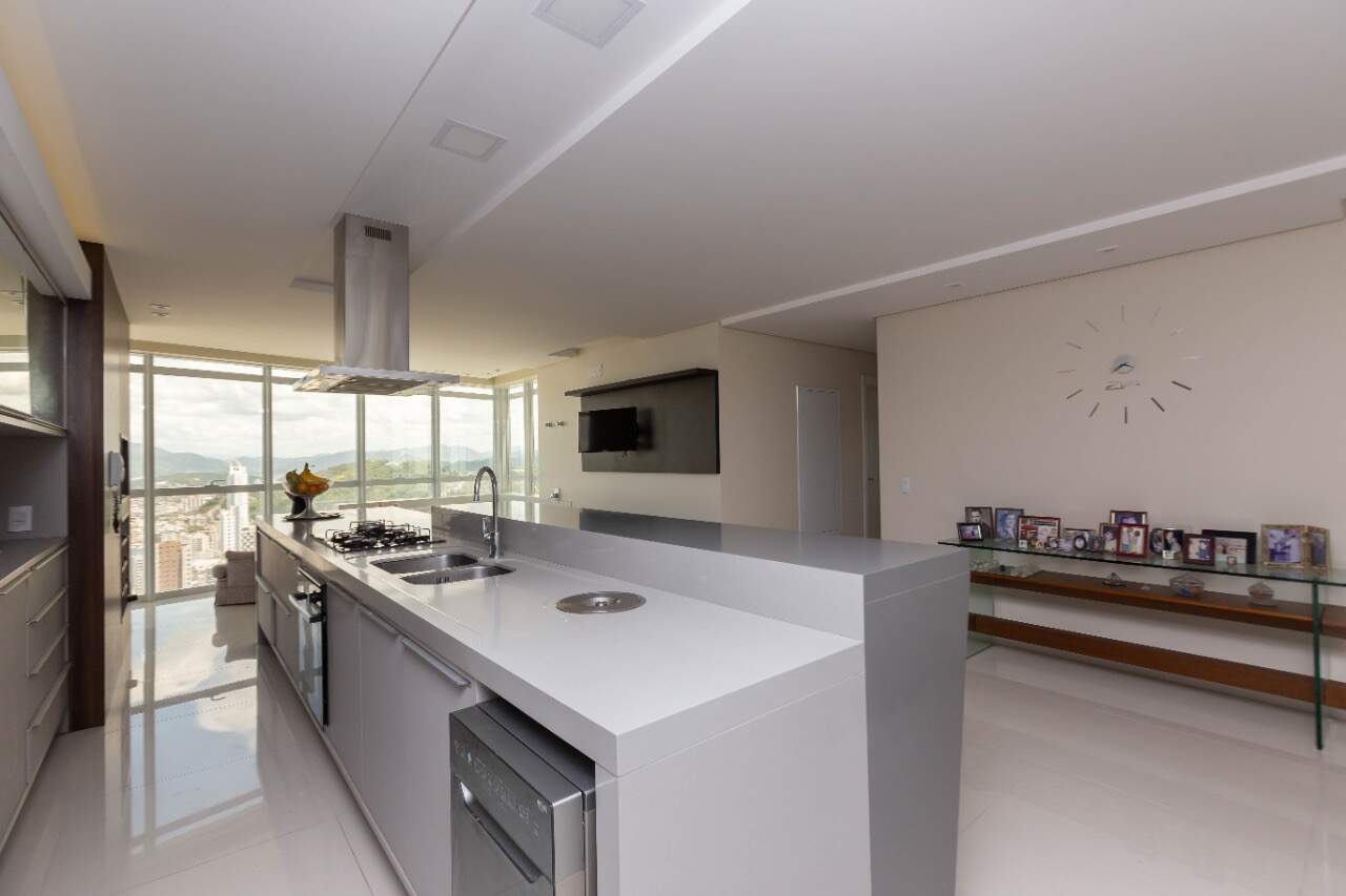 Foto do imóvel Apartamento no Alameda Jardins em Balneário Camboriú – 228m², 4 suítes e lazer completo