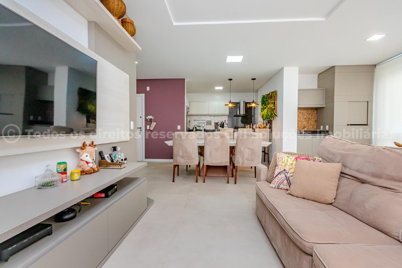 Foto do imóvel Apartamento à venda com 3 suítes e 2 vagas de garagem no Edifício Farol Ilha da Paz no centro de Balneário Camboriú