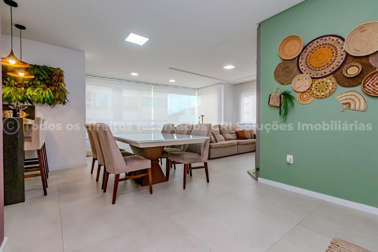 Foto do imóvel Apartamento à venda com 3 suítes e 2 vagas de garagem no Edifício Farol Ilha da Paz no centro de Balneário Camboriú