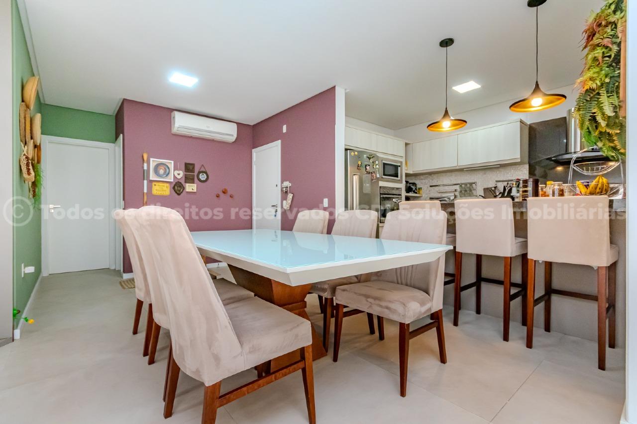 Foto do imóvel Apartamento à venda com 3 suítes e 2 vagas de garagem no Edifício Farol Ilha da Paz no centro de Balneário Camboriú