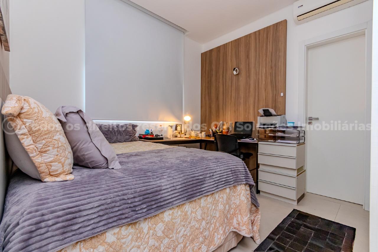 Foto do imóvel Apartamento à venda com 3 suítes e 2 vagas de garagem no Edifício Farol Ilha da Paz no centro de Balneário Camboriú