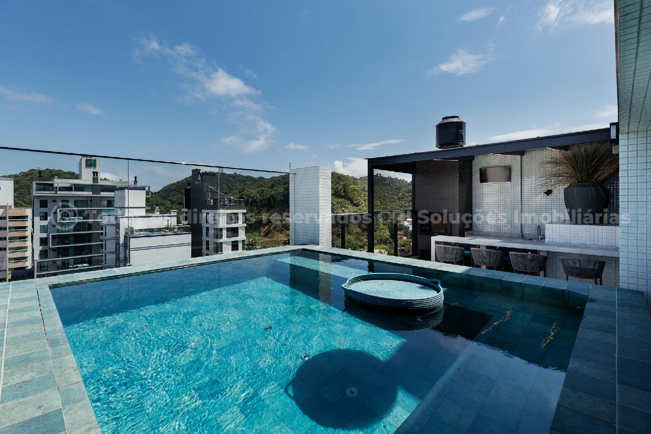 Foto do imóvel Cobertura no Edifício Brava Palace em Itajaí – 4 suítes, piscina privativa e vista para o mar