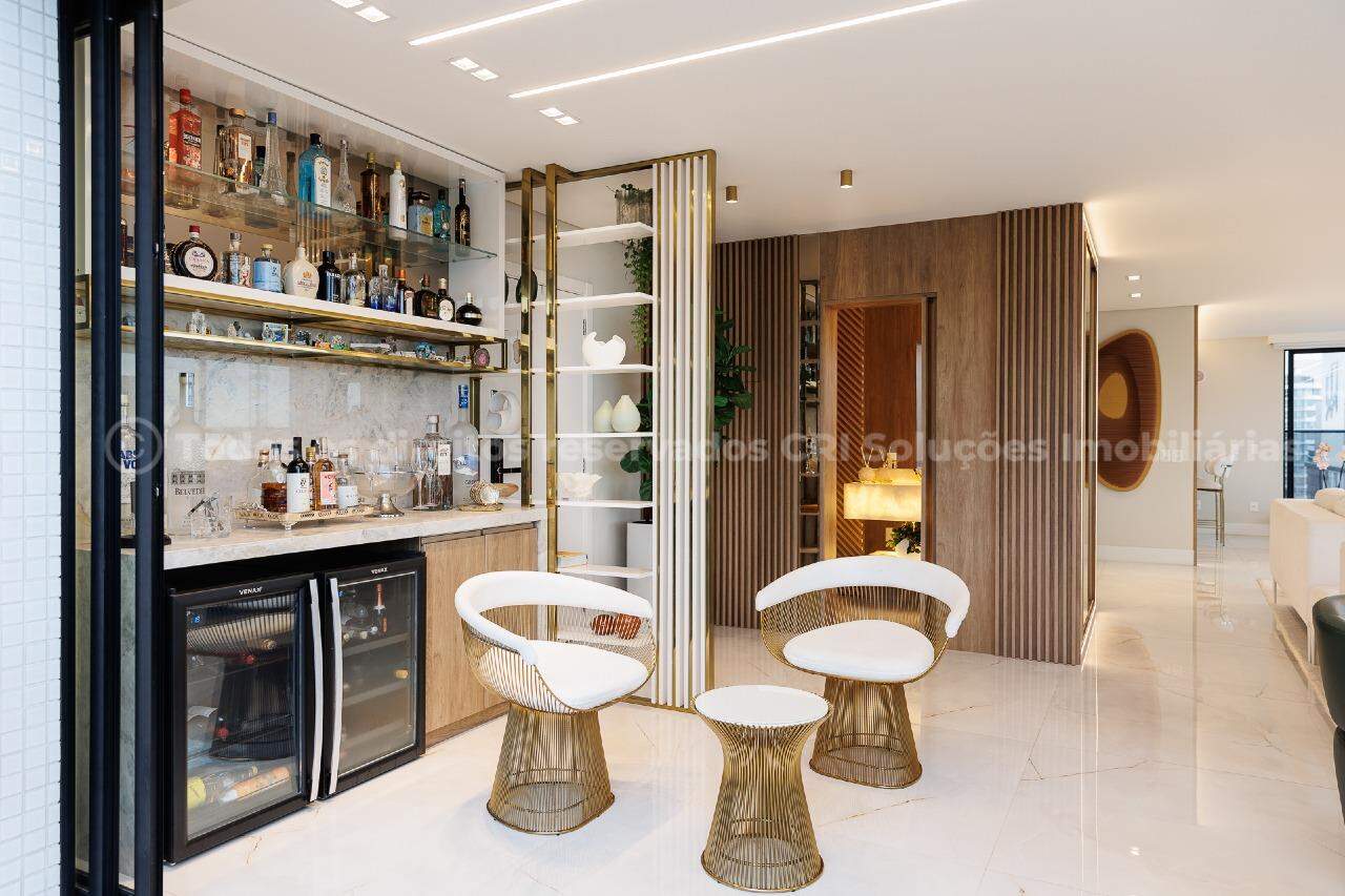 Foto do imóvel Cobertura no Edifício Brava Palace em Itajaí – 4 suítes, piscina privativa e vista para o mar