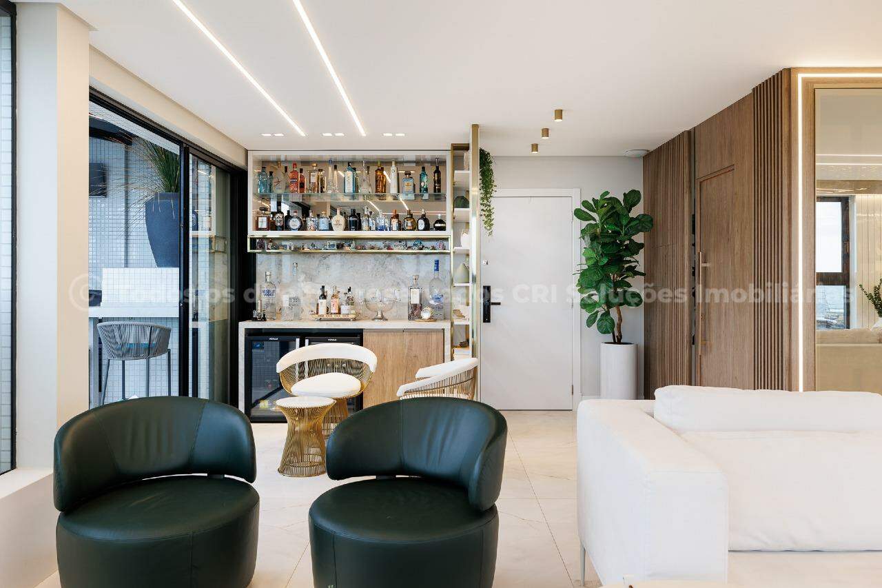 Foto do imóvel Cobertura no Edifício Brava Palace em Itajaí – 4 suítes, piscina privativa e vista para o mar