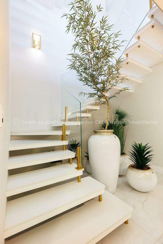 Foto do imóvel Cobertura no Edifício Brava Palace em Itajaí – 4 suítes, piscina privativa e vista para o mar