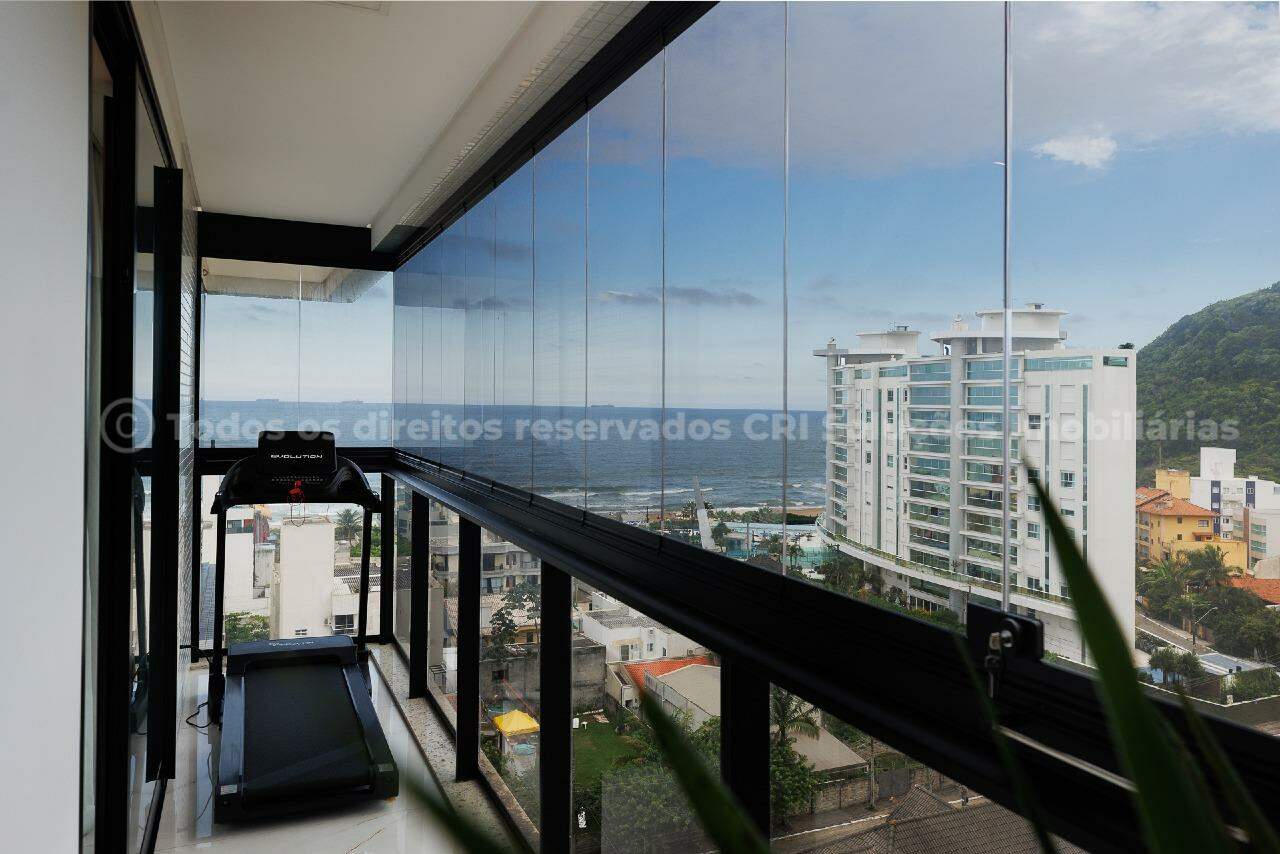 Foto do imóvel Cobertura no Edifício Brava Palace em Itajaí – 4 suítes, piscina privativa e vista para o mar