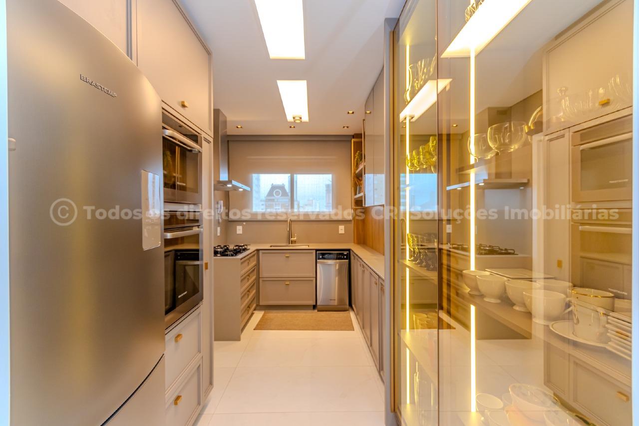 Foto do imóvel Apartamento Mobiliado á venda com 04 suítes no Royal Tower em Balneário Camboriú