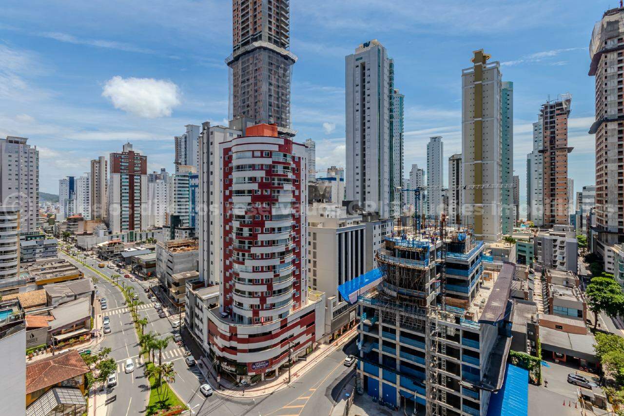 Foto do imóvel Apartamento Mobiliado á venda com 04 Dormitórios no Edifício Lá Salle em Balneário Camboriú
