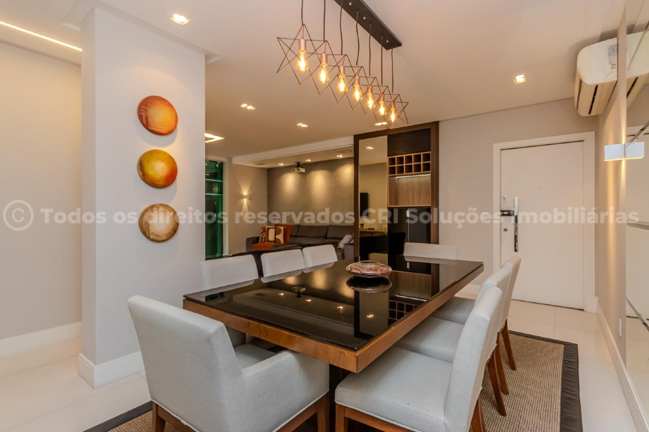 Foto do imóvel Apartamento com 3 Dormitórios no Chateau de Versailles no Centro de Balneário Camboriú