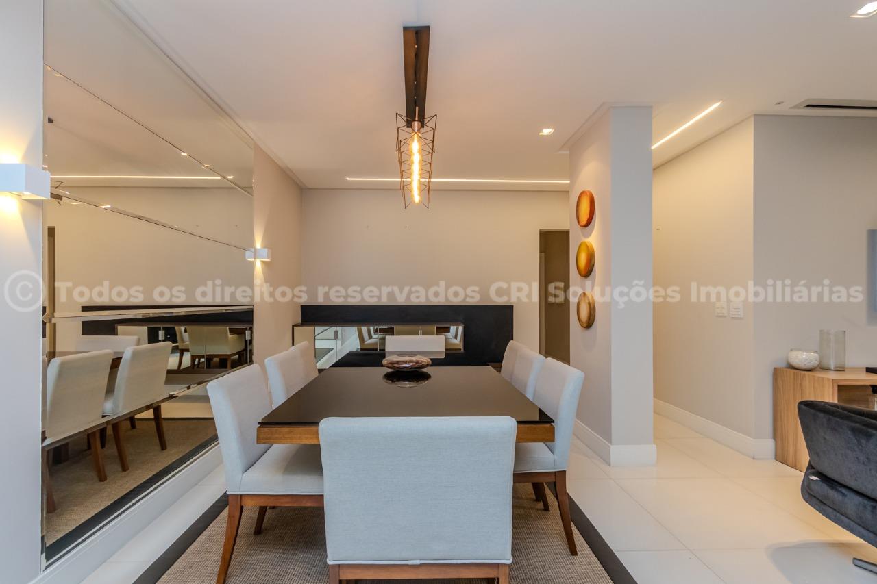 Foto do imóvel Apartamento com 3 Dormitórios no Chateau de Versailles no Centro de Balneário Camboriú