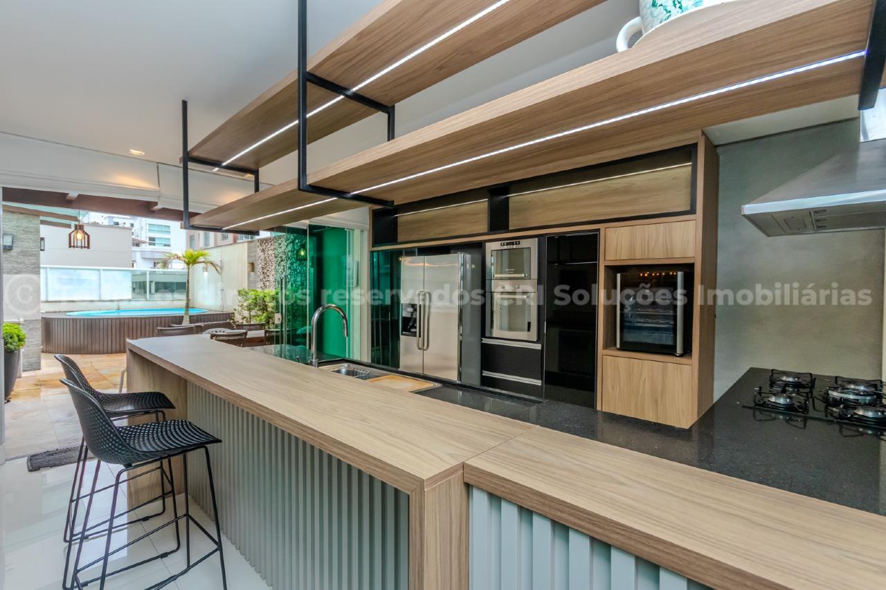Foto do imóvel Apartamento com 3 Dormitórios no Chateau de Versailles no Centro de Balneário Camboriú