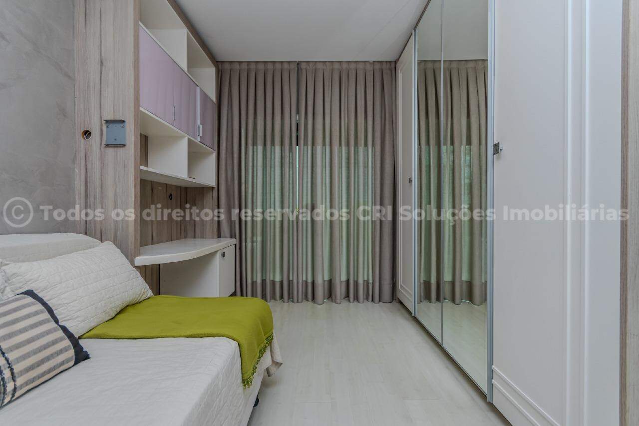 Foto do imóvel Apartamento com 3 Dormitórios no Chateau de Versailles no Centro de Balneário Camboriú