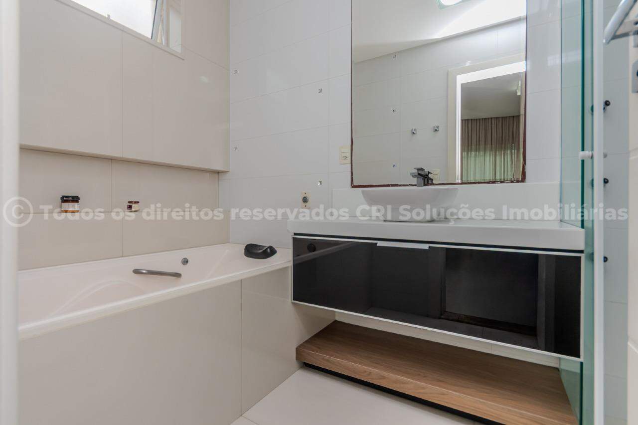 Foto do imóvel Apartamento com 3 Dormitórios no Chateau de Versailles no Centro de Balneário Camboriú