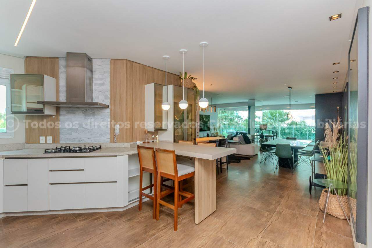 Foto do imóvel Apartamento mobiliado no Brava Beach Torre Aroeira Itajaí com 3 suítes e terraço