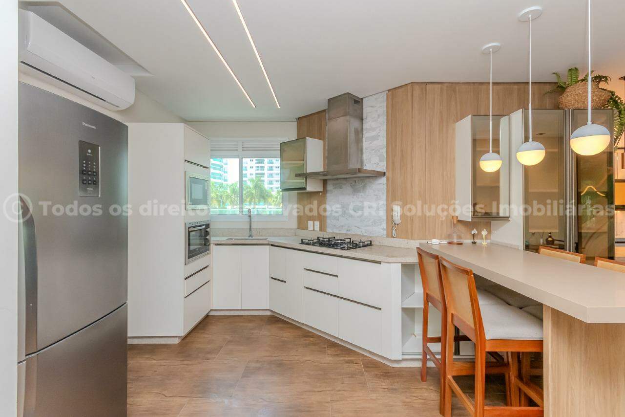 Foto do imóvel Apartamento mobiliado no Brava Beach Torre Aroeira Itajaí com 3 suítes e terraço