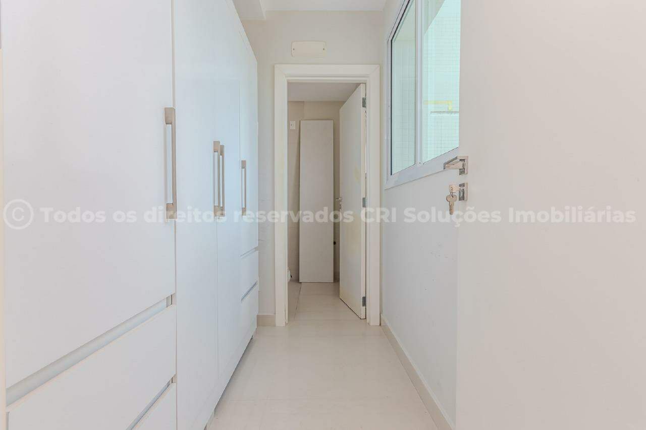 Foto do imóvel Apartamento mobiliado no Brava Beach Torre Aroeira Itajaí com 3 suítes e terraço