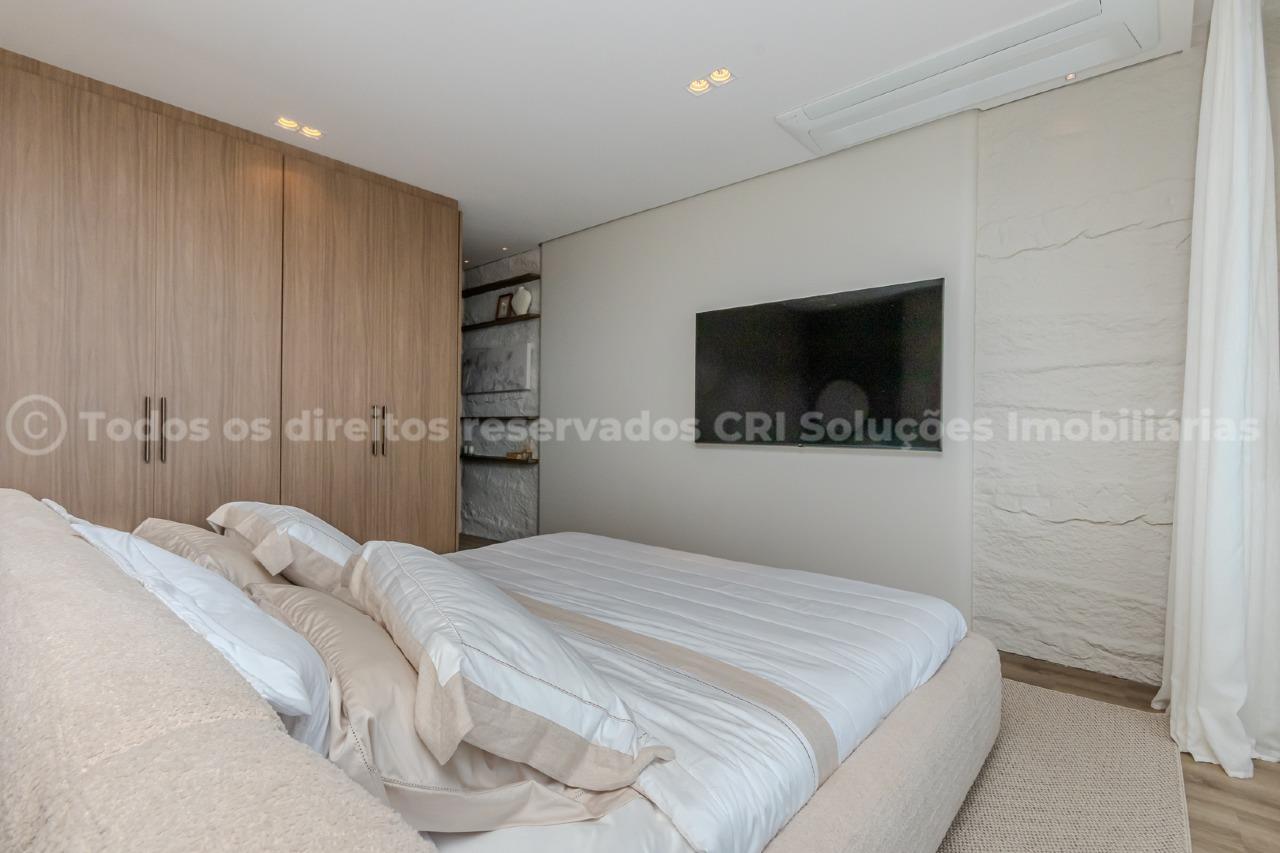 Foto do imóvel Apartamento 4 suítes no Edifício Tirreno em Praia Brava, Itajaí – 229 m² frente mar